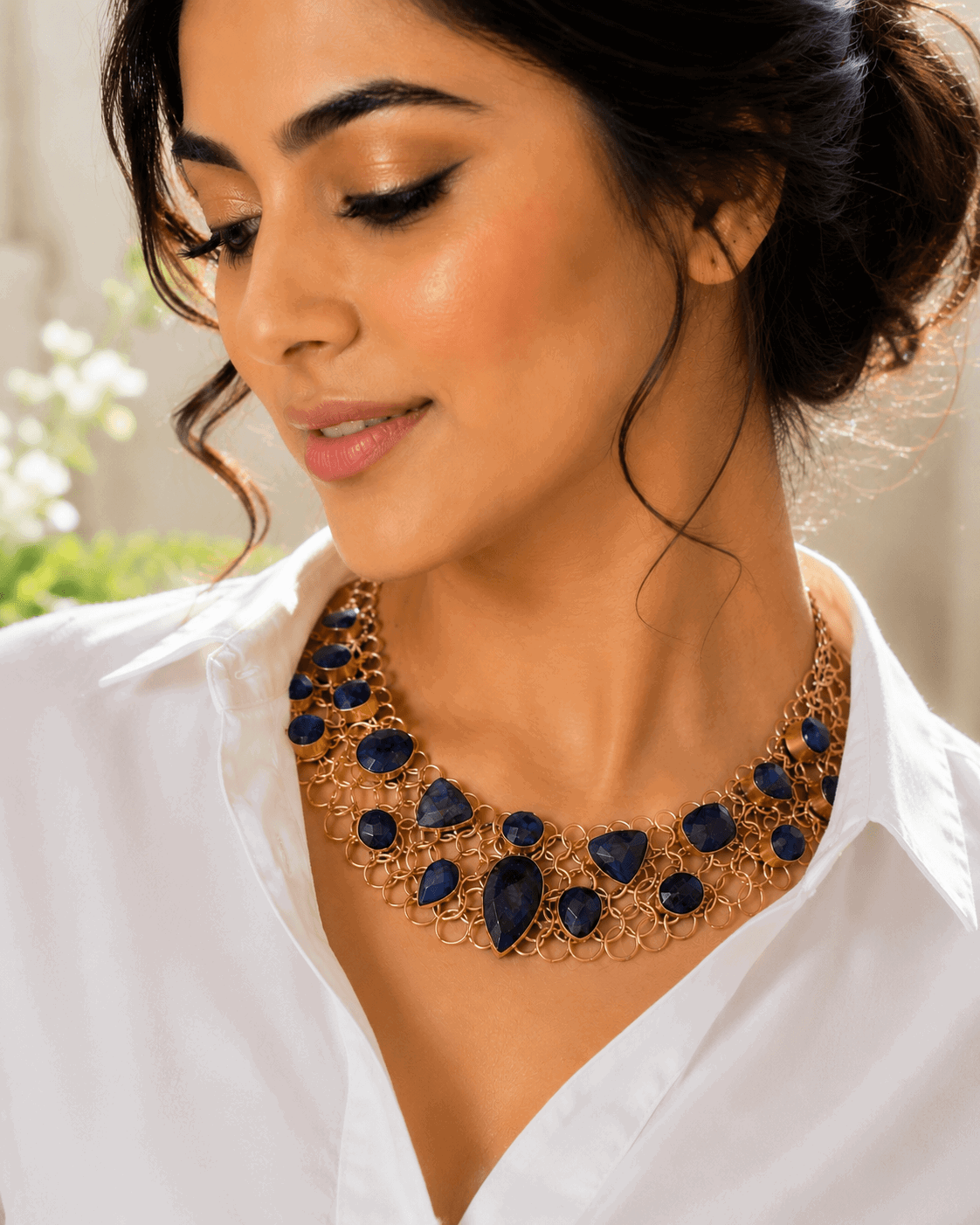 Sapphire blue stones western necklace