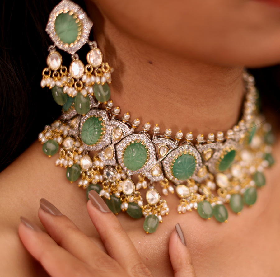 Elegant choker set