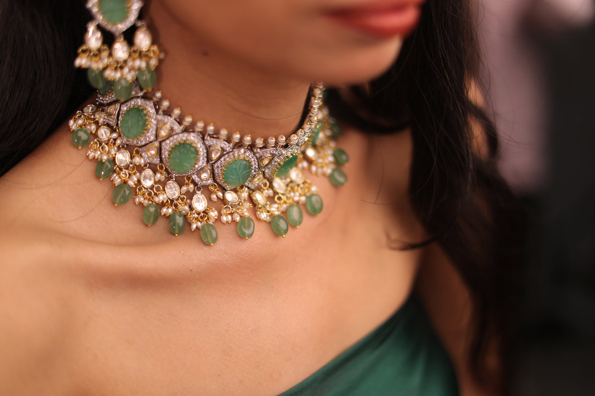 Elegant choker set
