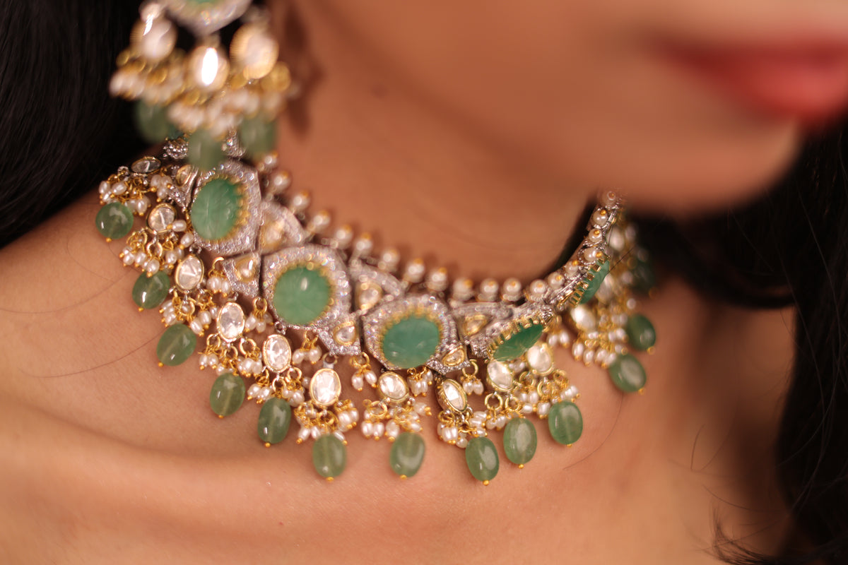 Elegant choker set