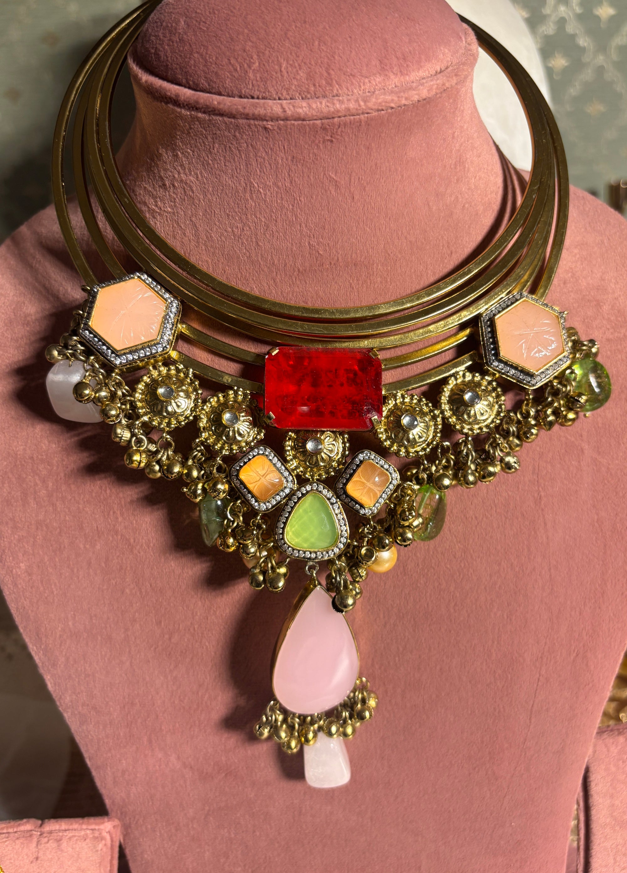 Fusion style necklace