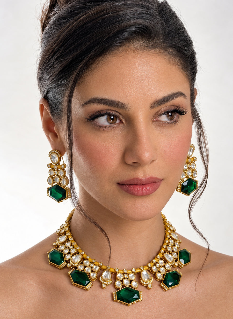 Elegant choker