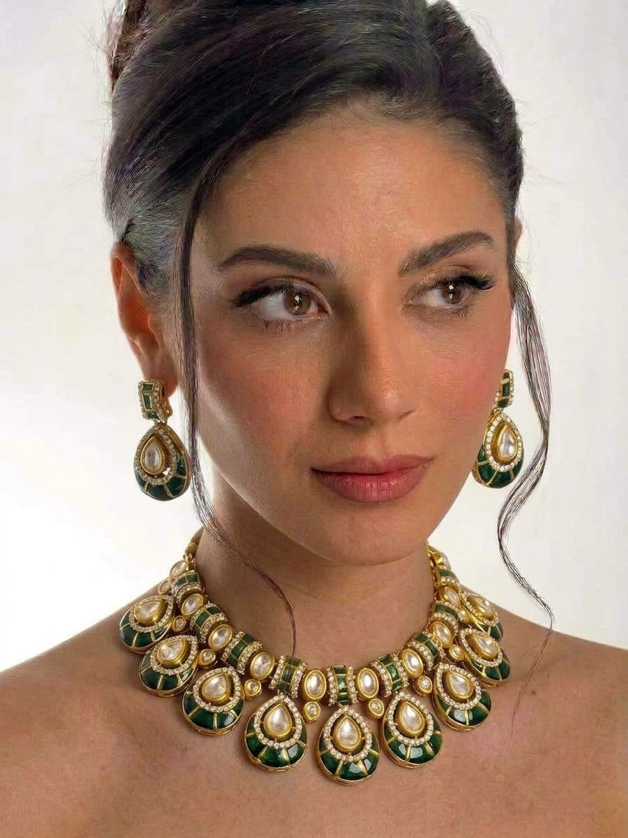 Elegant Green choker