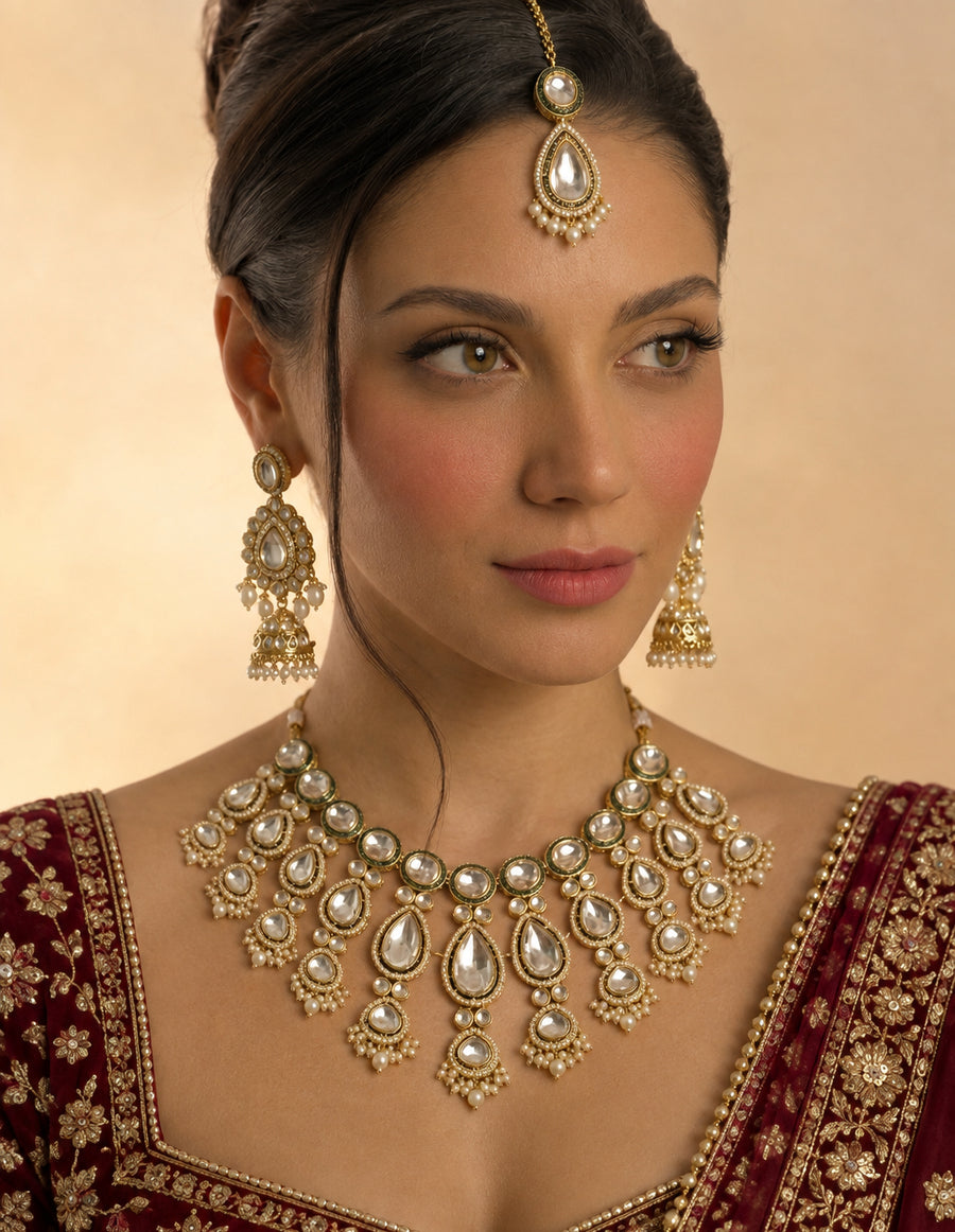 Elegant kundan set