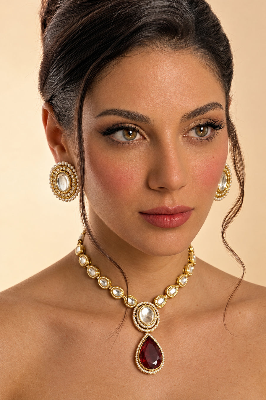 Elegant white choker