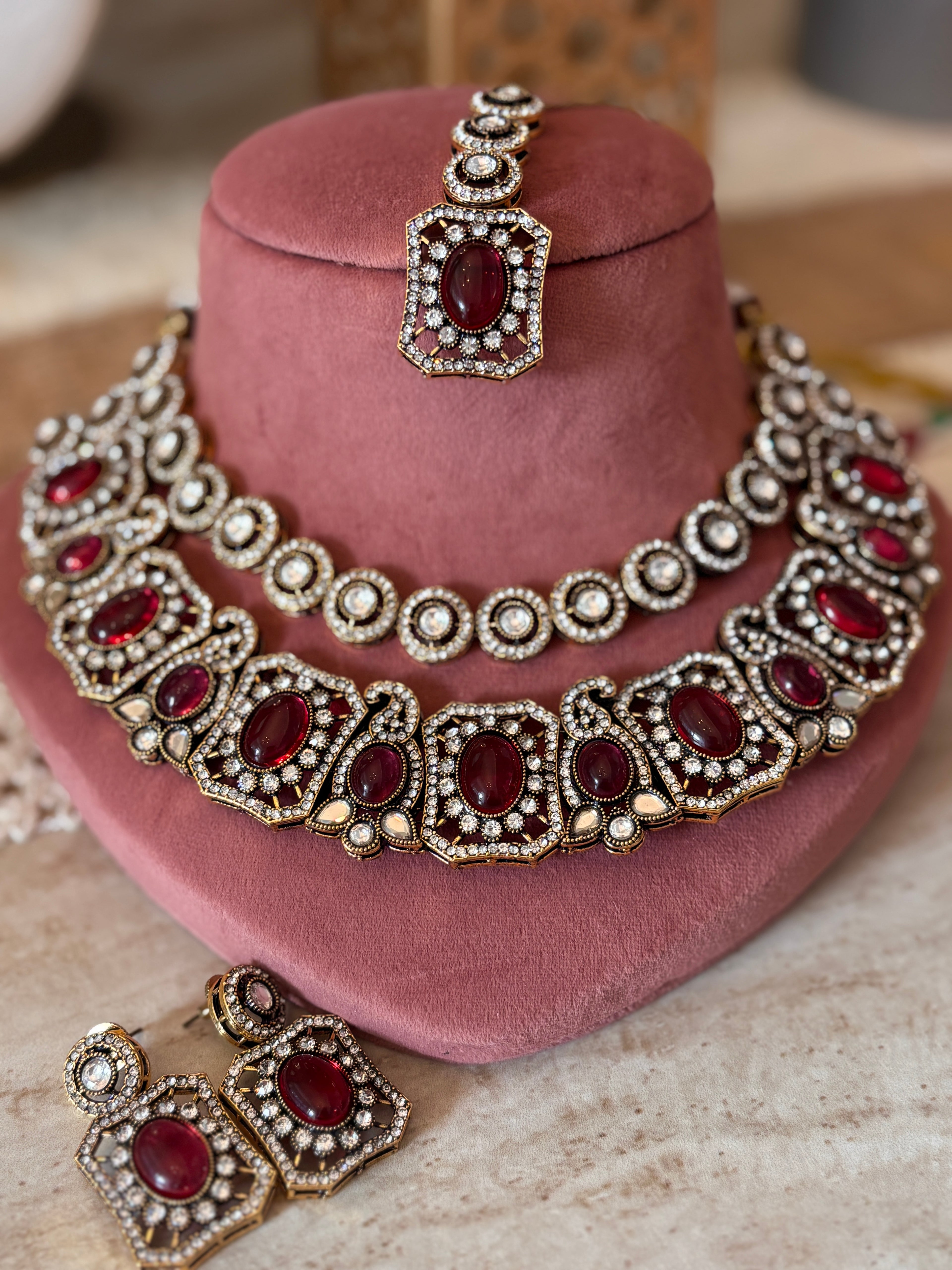 Antique Red & White Stones Necklace Set