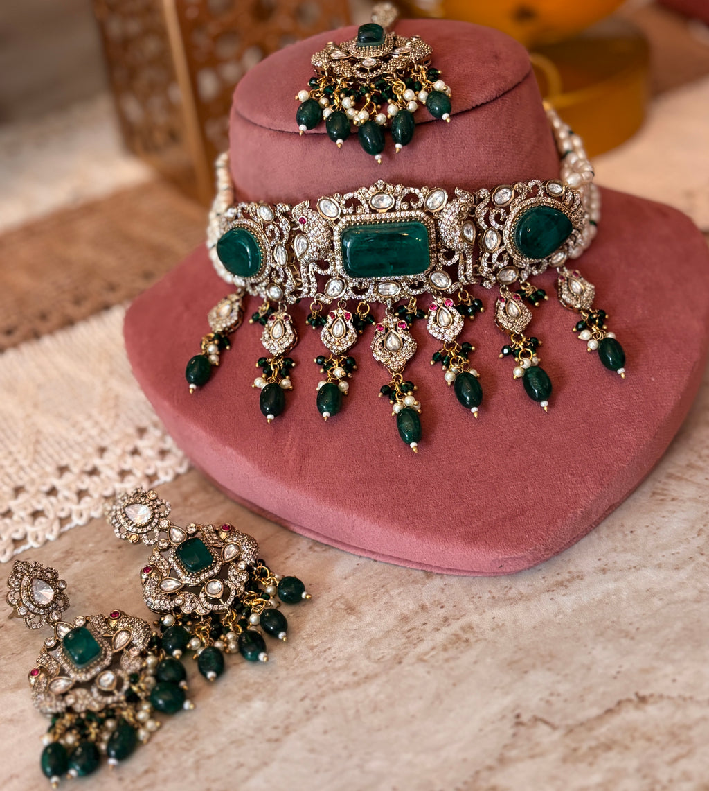Antique Green Stones Necklace Set