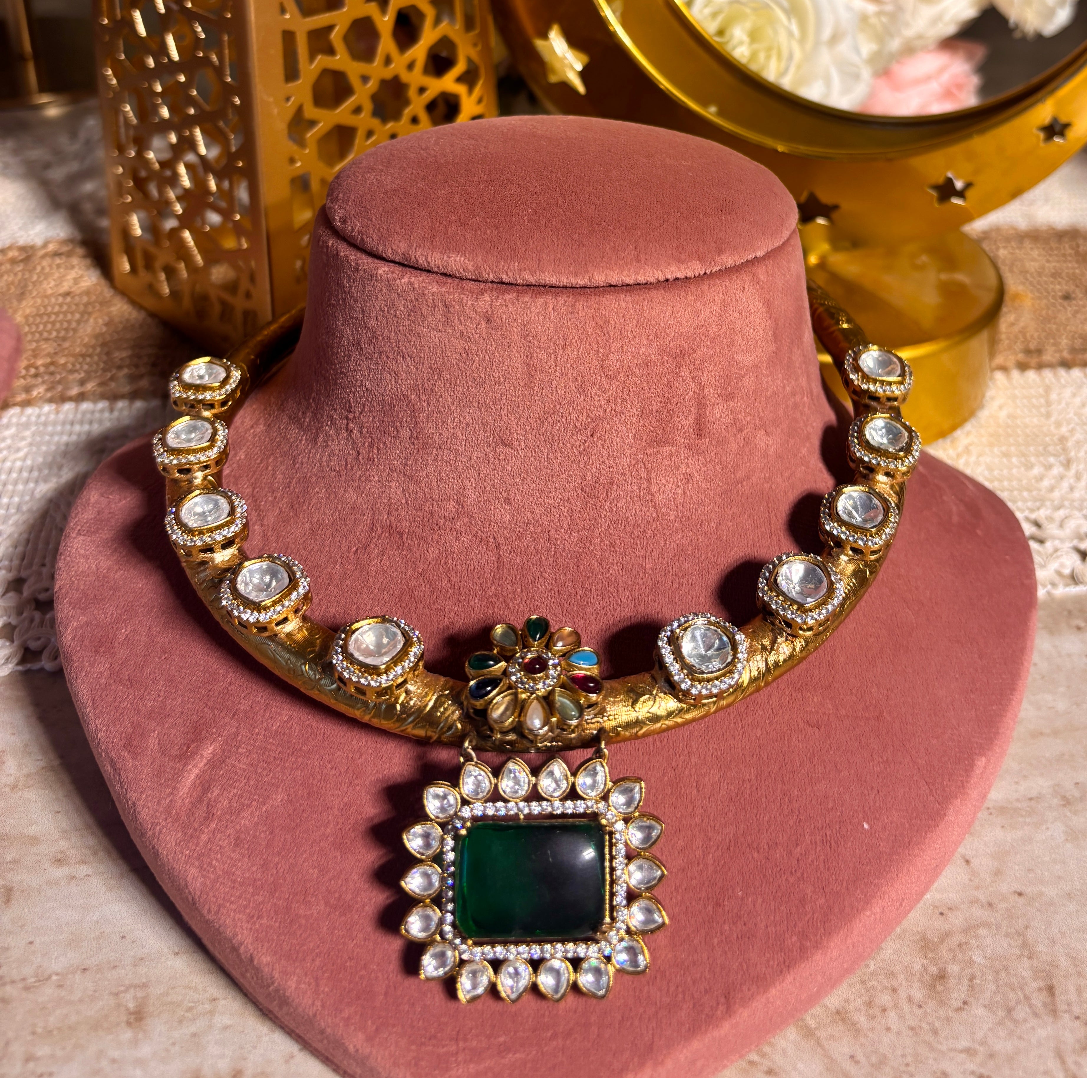 Multi Diamonds Western Necklace Set