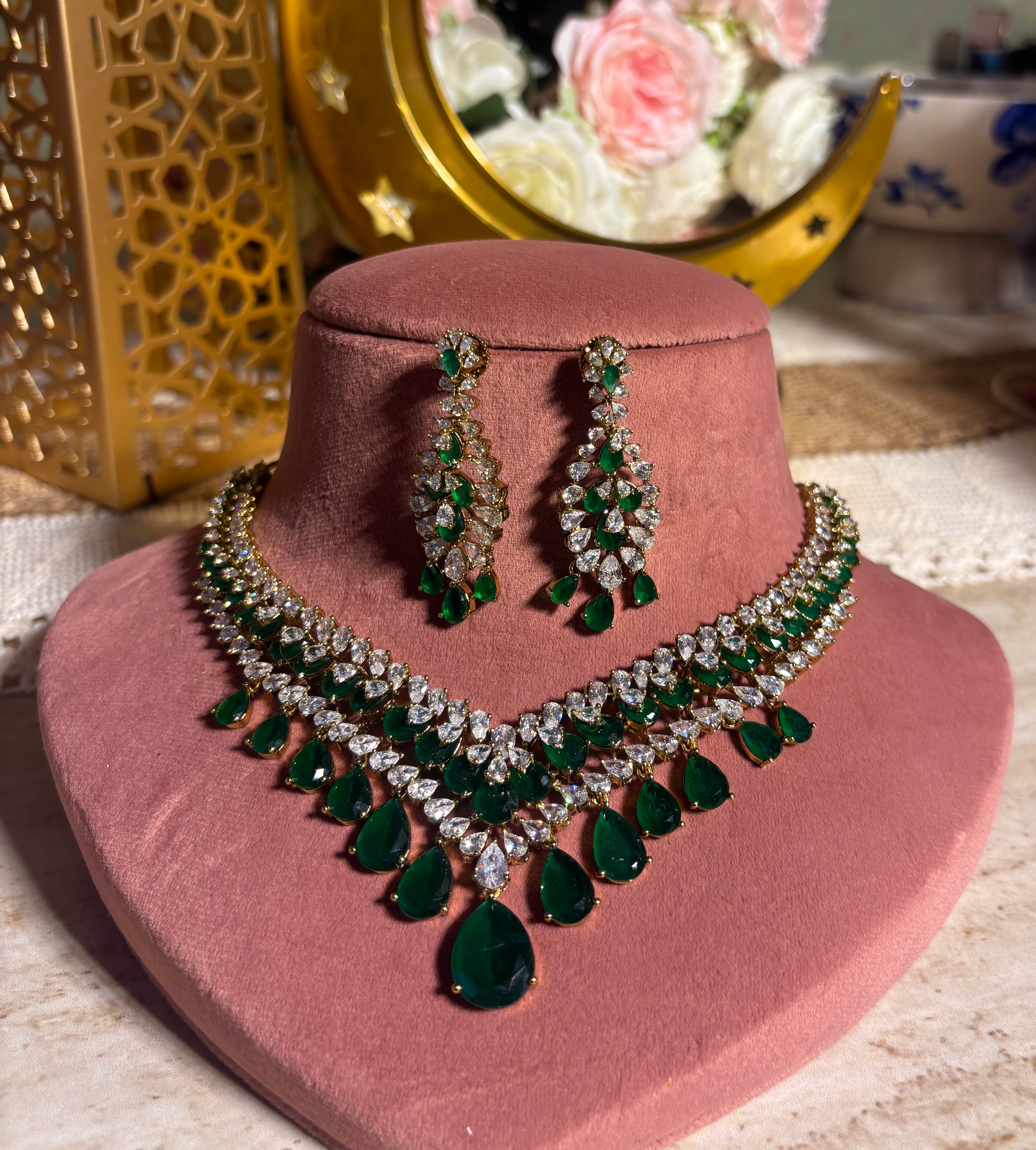 Green victorian Stones Necklace Set