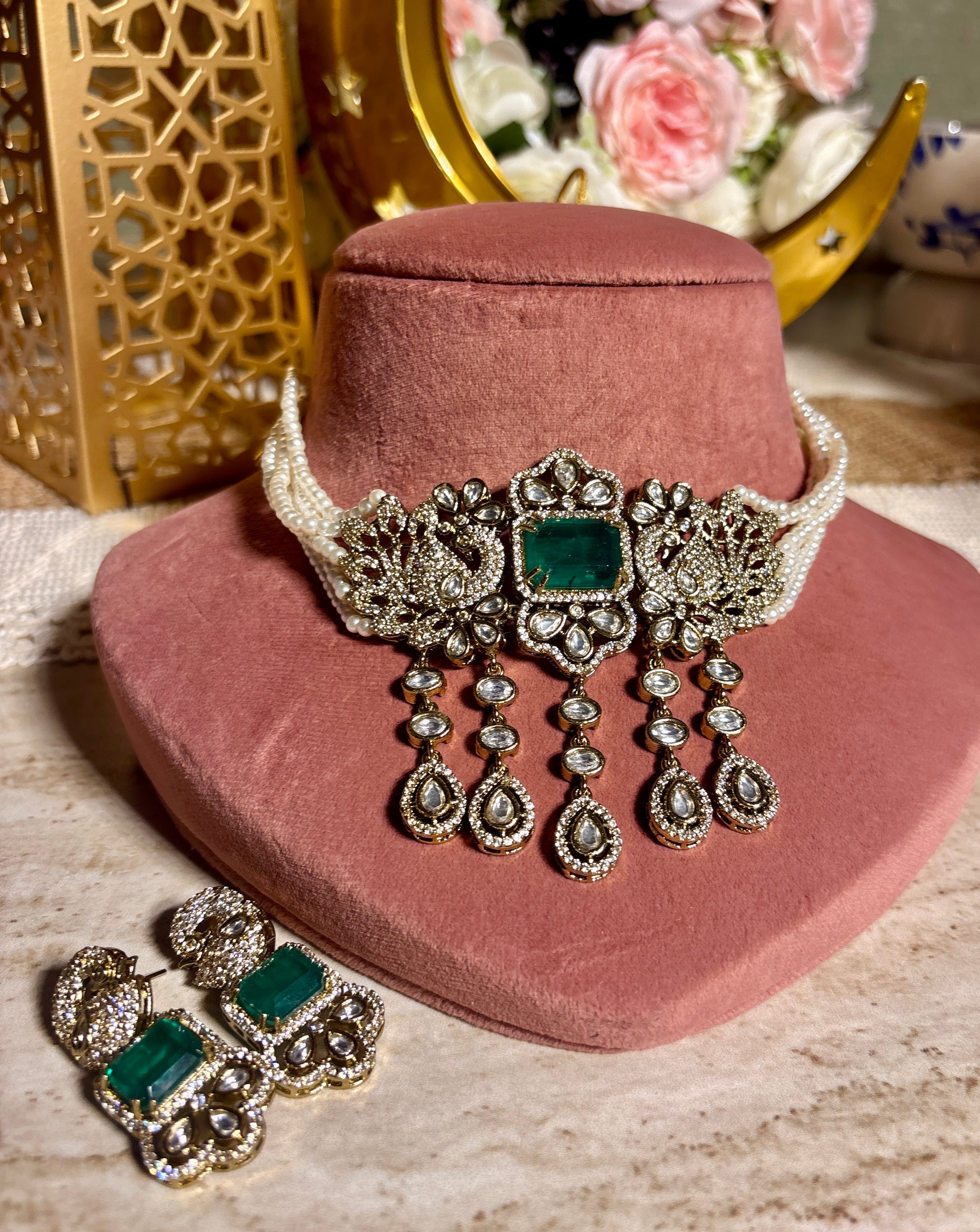 Elegant green stone choker Necklace Set