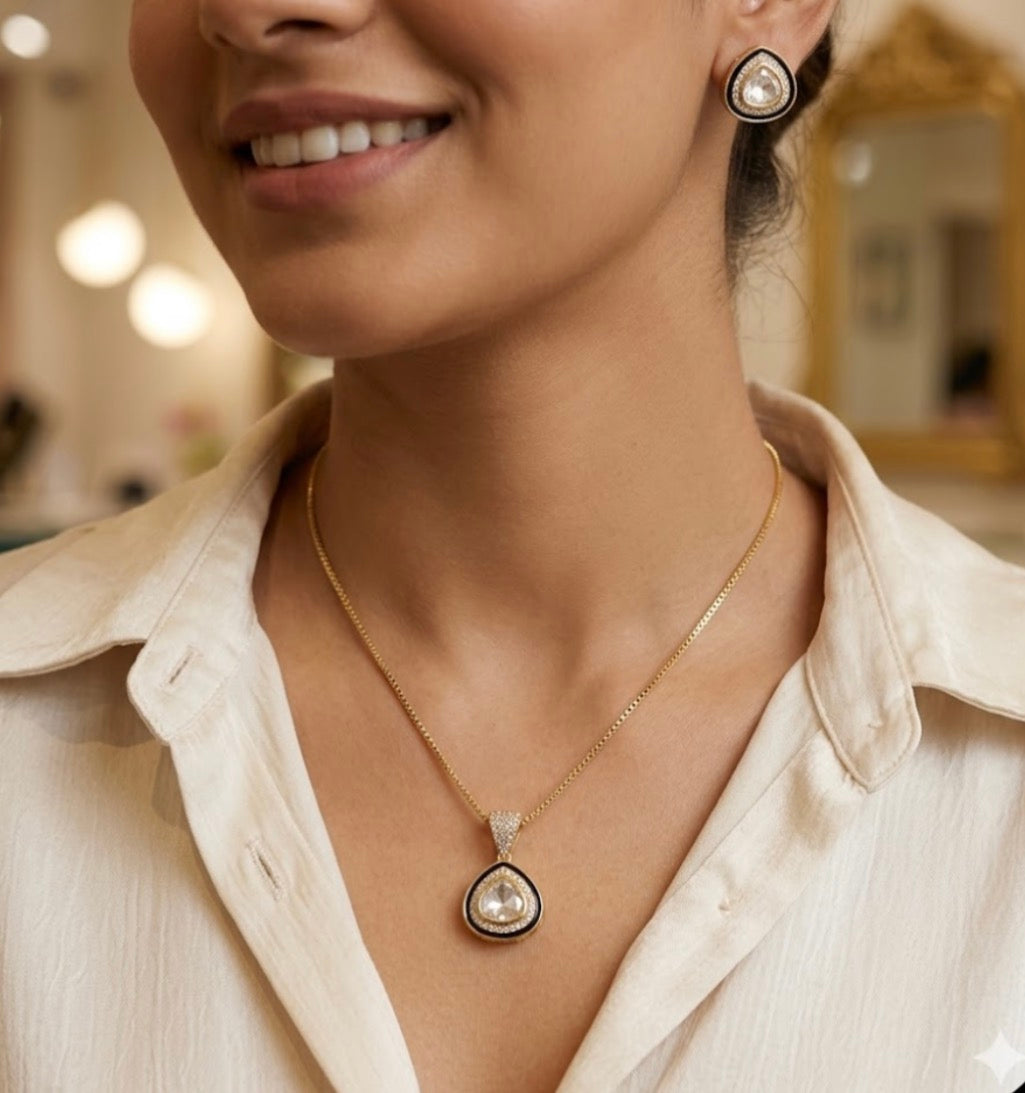 Minimal kundan pendant set