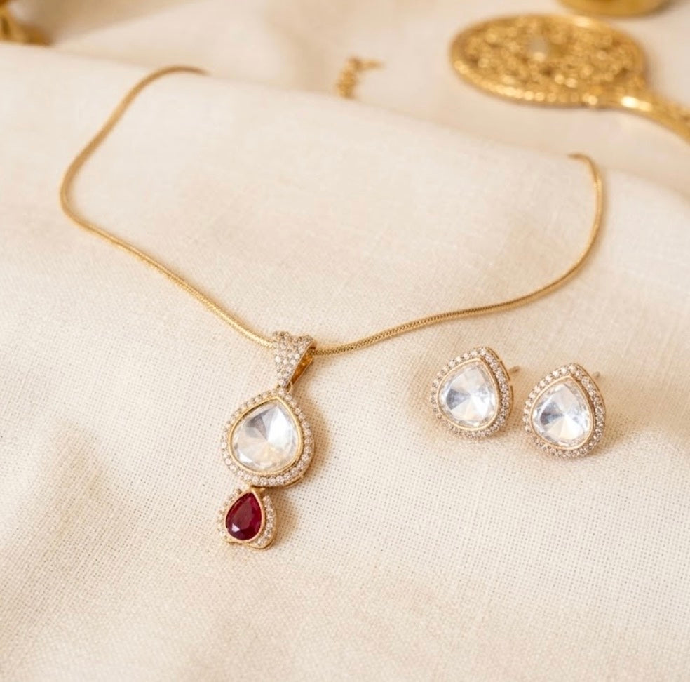 Minimal maroon kundan pendant set