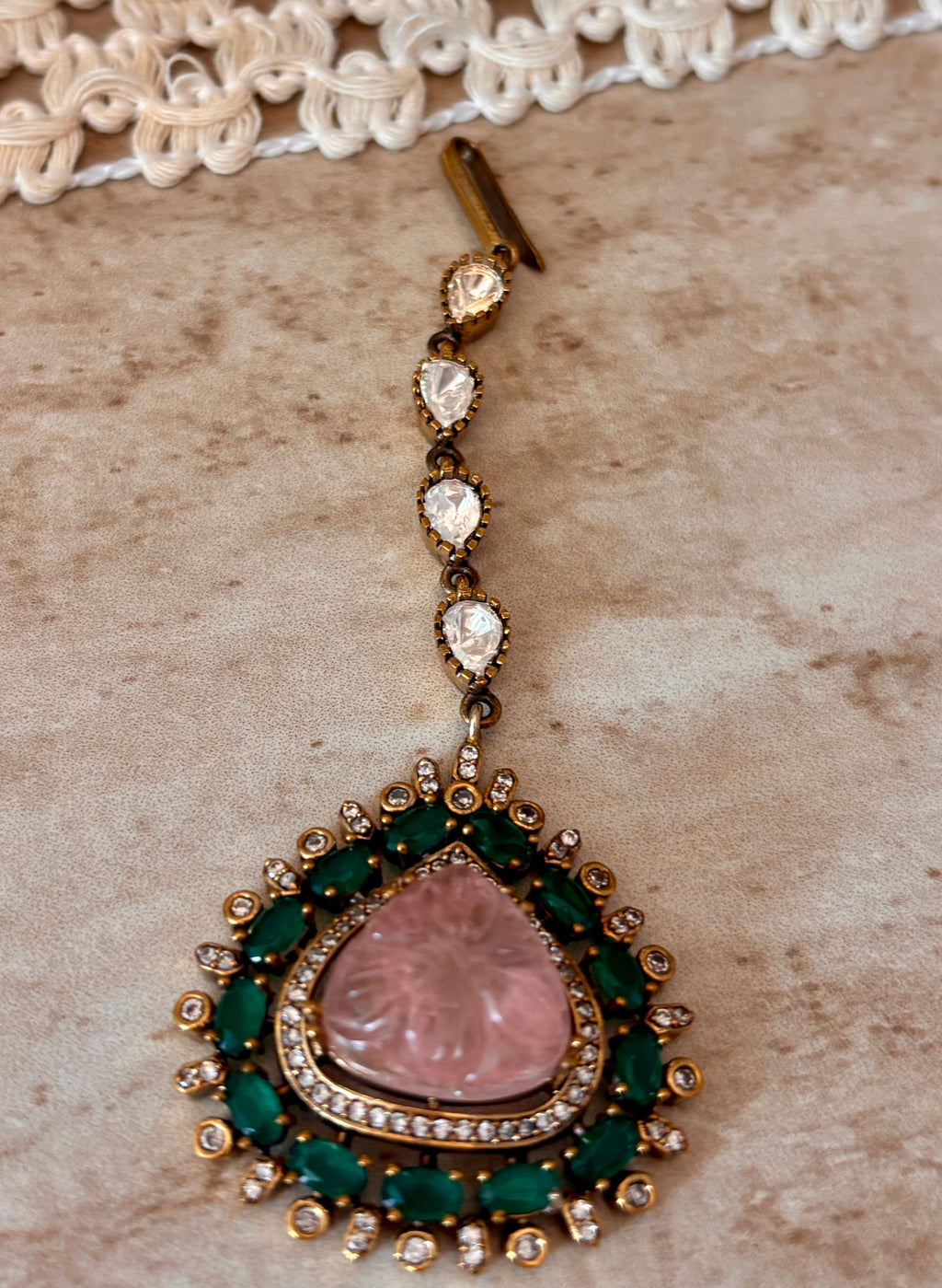 Rose & green stone necklace set