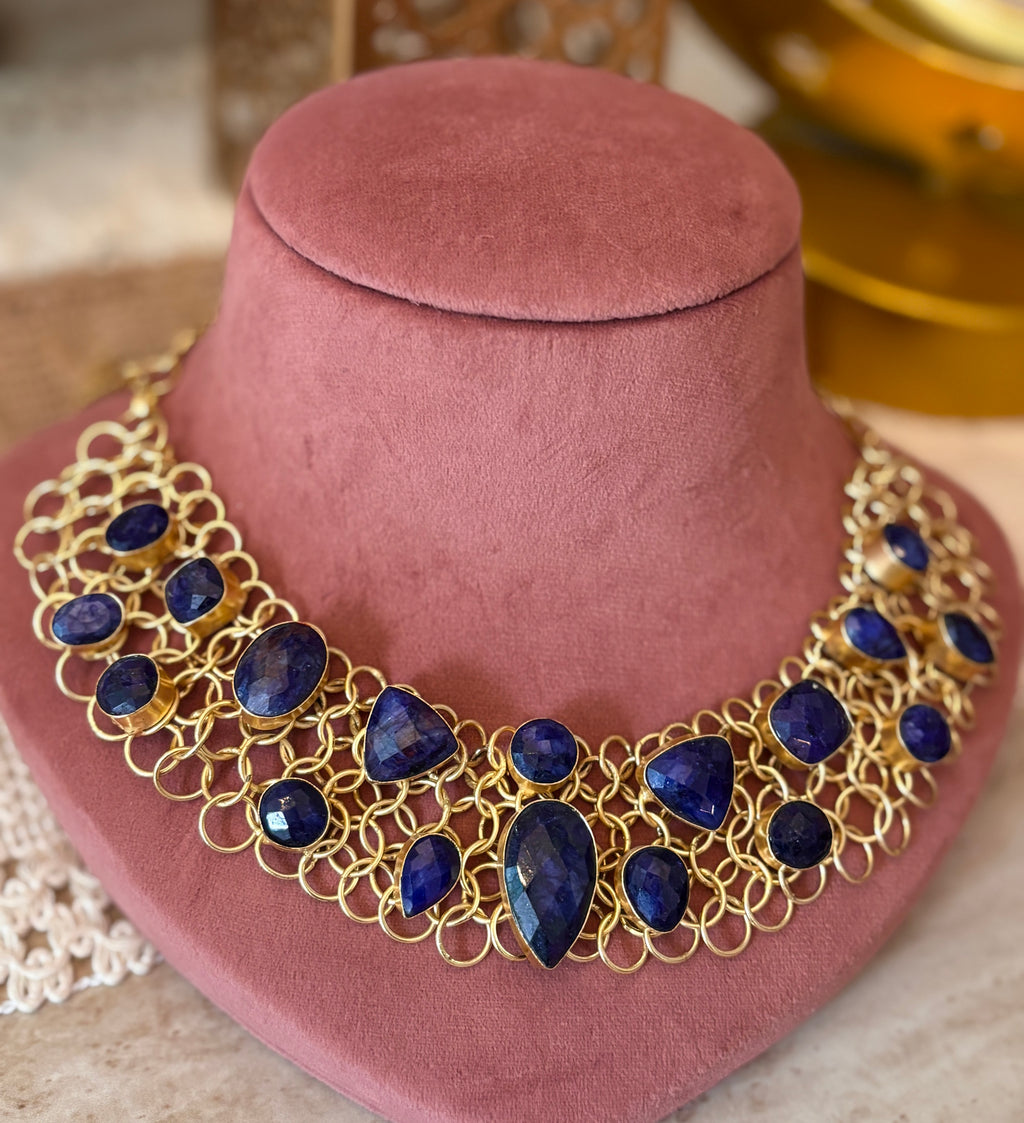 Sapphire blue stones western necklace