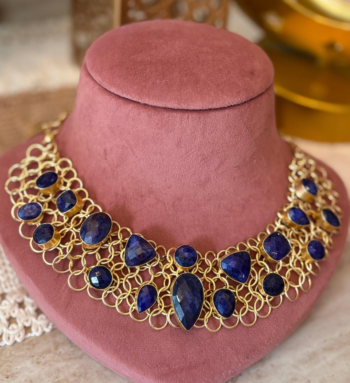 Sapphire blue stones western necklace