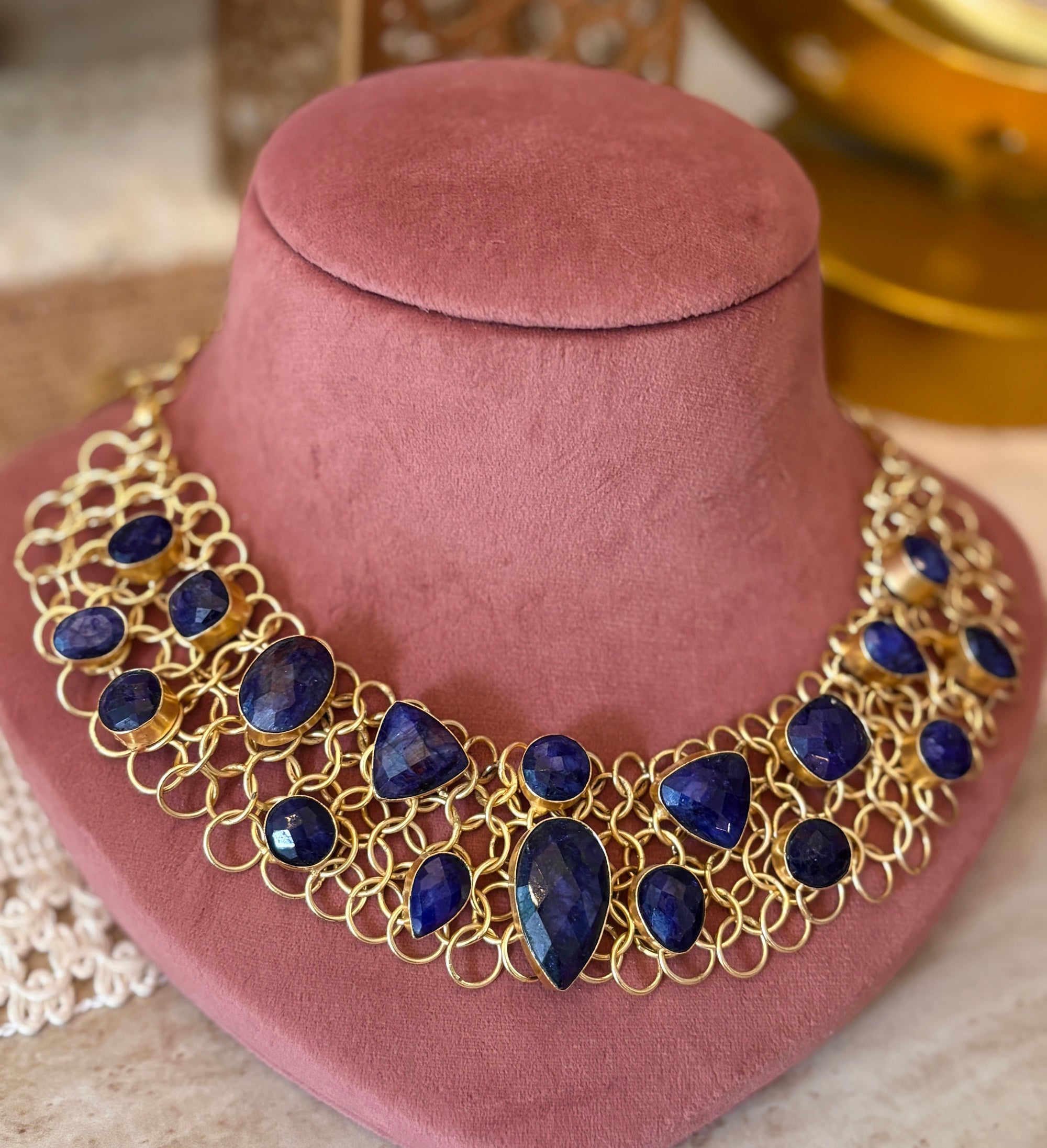 Sapphire blue stones western necklace